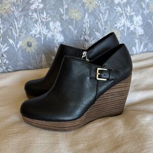 Dr. Scholls 7.5 Black Leather Wedge Ankle Boots